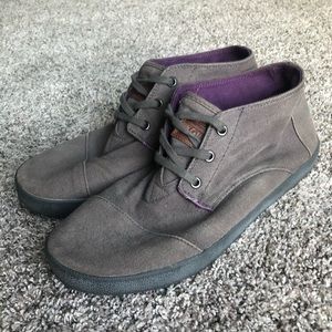 Men’s TOMS gray sneakers